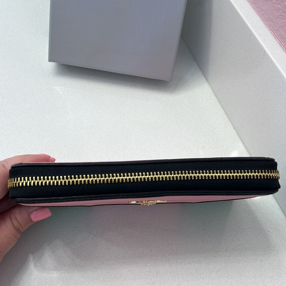 Vivienne Westwood zip wallet in box. - Picture 5 of 12